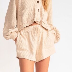 Free People Beach oasis Beige (au lait) Women's Shorts size XS.